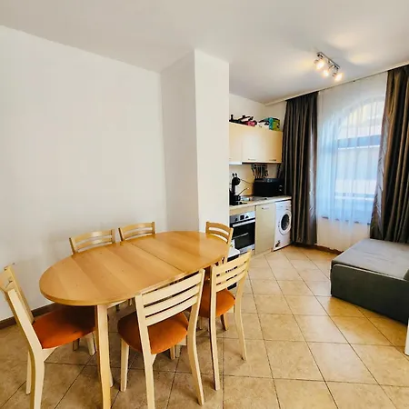 Spacious With 2 Bedrooms And 2 Bathrooms Complex Royal Sun Sunny アパート サニービーチ