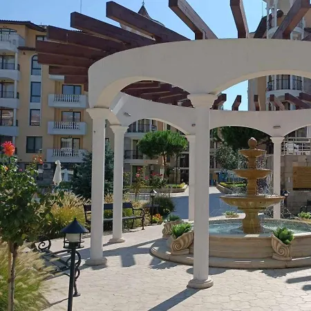Spacious With 2 Bedrooms And 2 Bathrooms Complex Royal Sun Sunny アパート