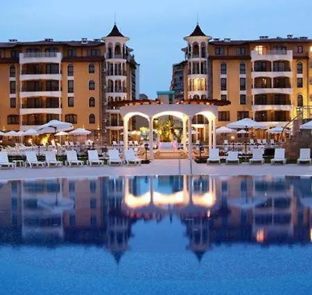 アパート Spacious With 2 Bedrooms And 2 Bathrooms Complex Royal Sun Sunny サニービーチ